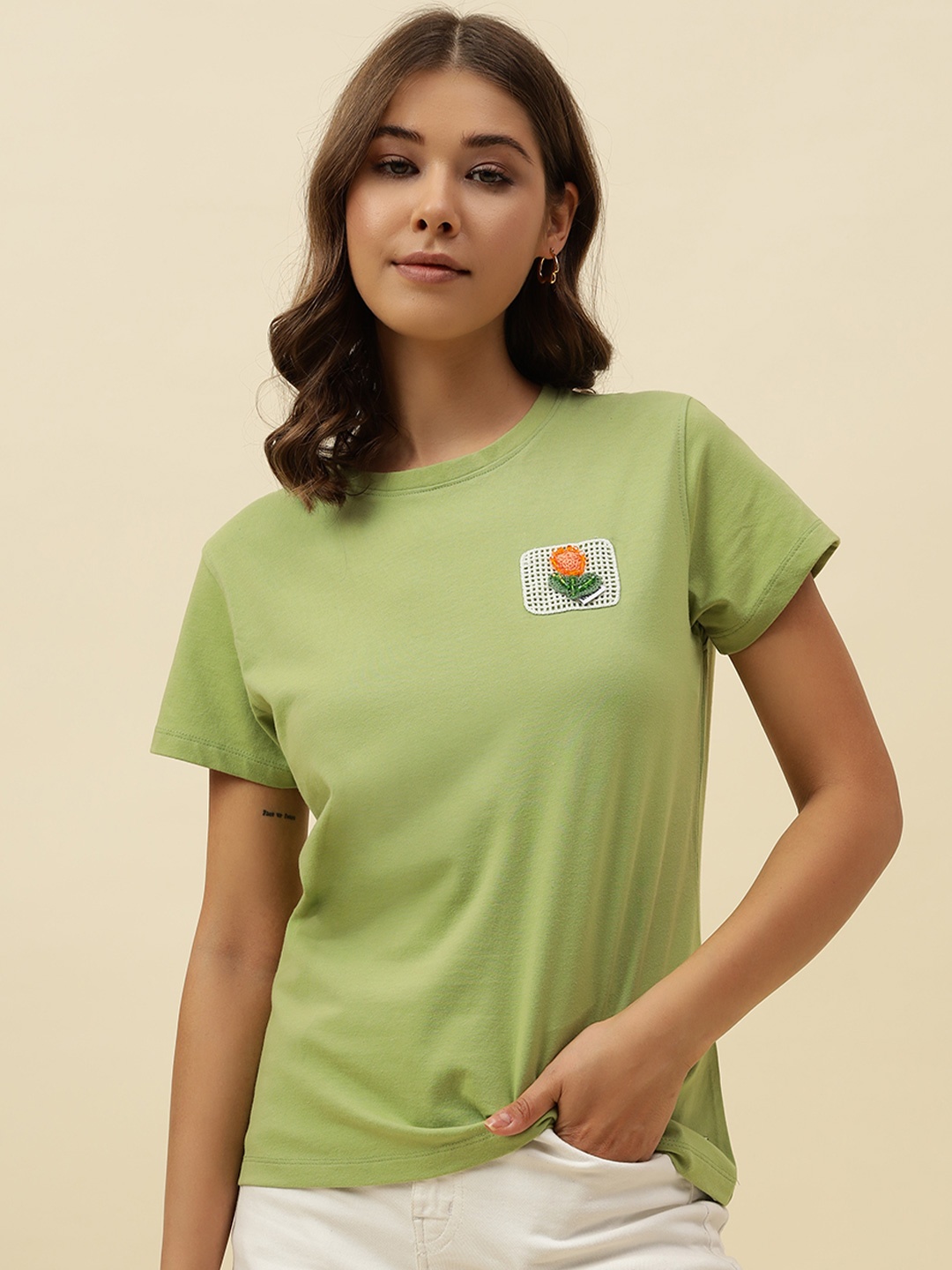 

Beatnik Women Typography Pockets T-shirt, Green