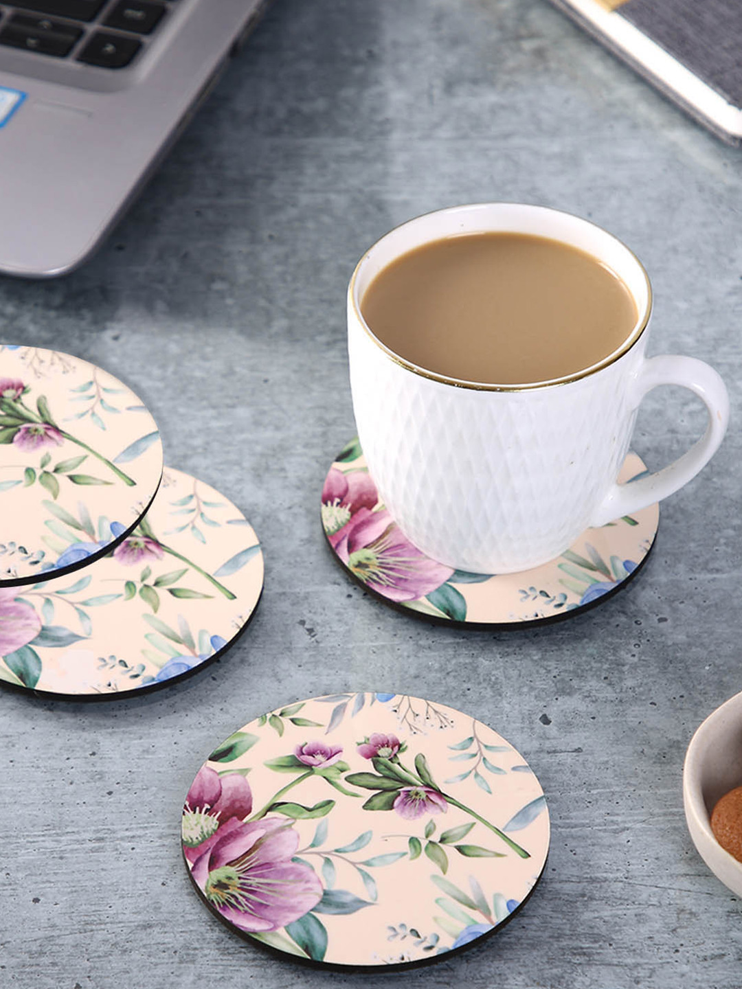 

PENTADECO Beige & Green 4 Pieces Floral Printed Ceramic Round Coasters