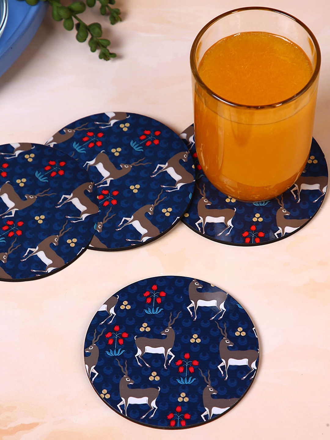 

PENTADECO Navy Blue & Grey 4 Pieces Deer Printed Ceramic Round Coasters