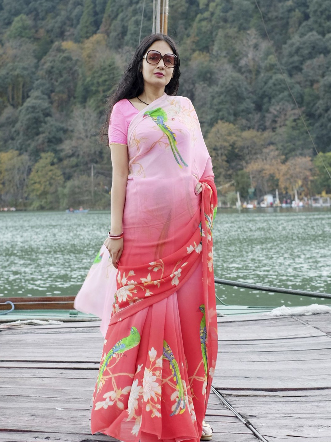 

BBG Royals Floral Printed Pure Chiffon Saree, Pink