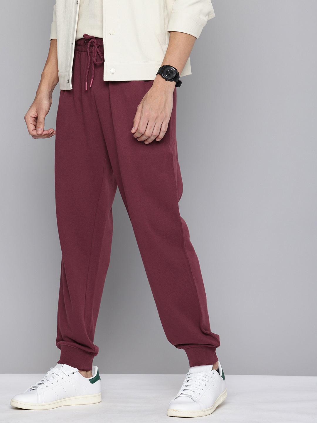 

Levis Men Pure Cotton Joggers, Burgundy
