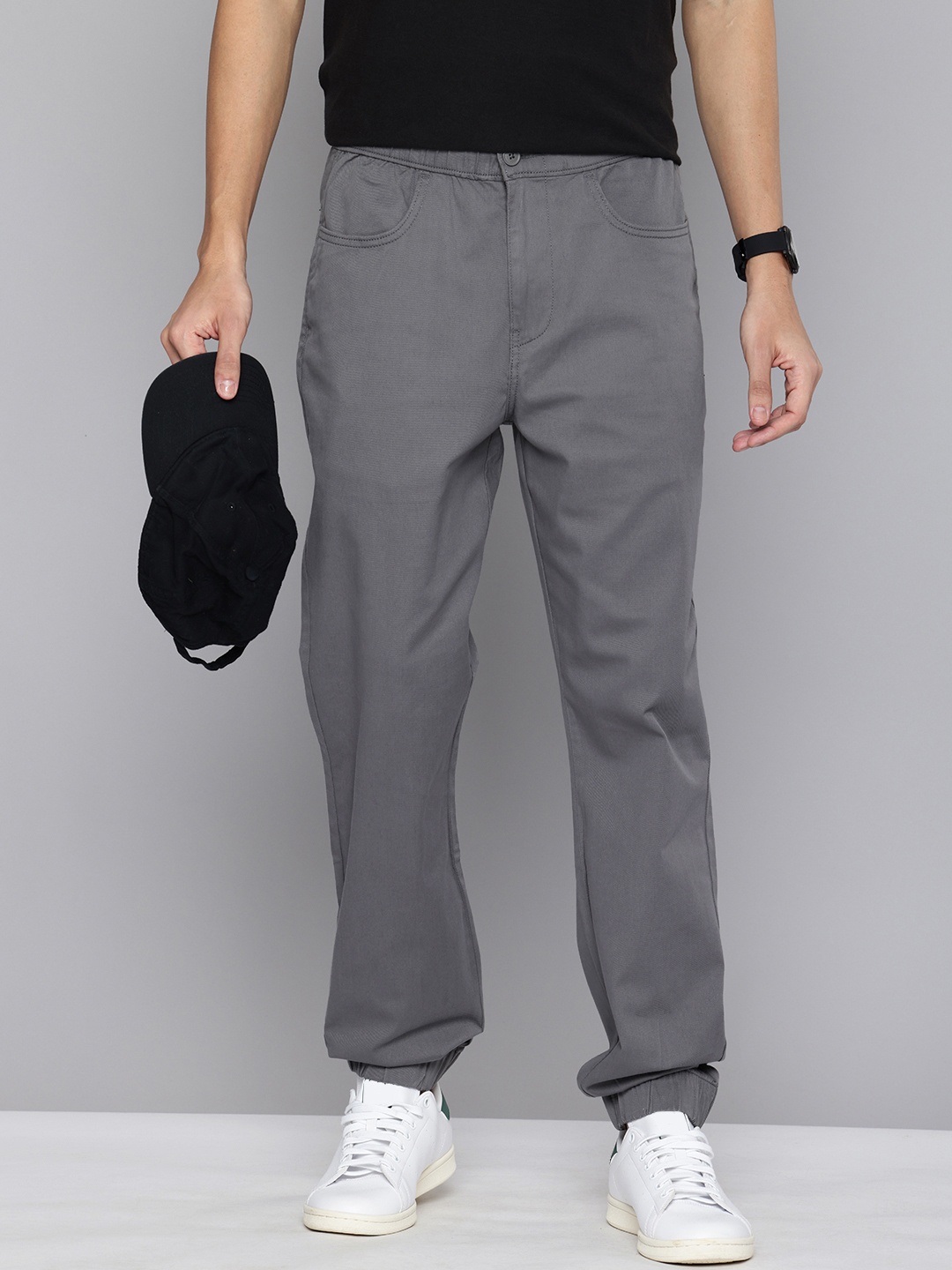 

Levis Men Relaxed Fit Chino Joggers, Grey