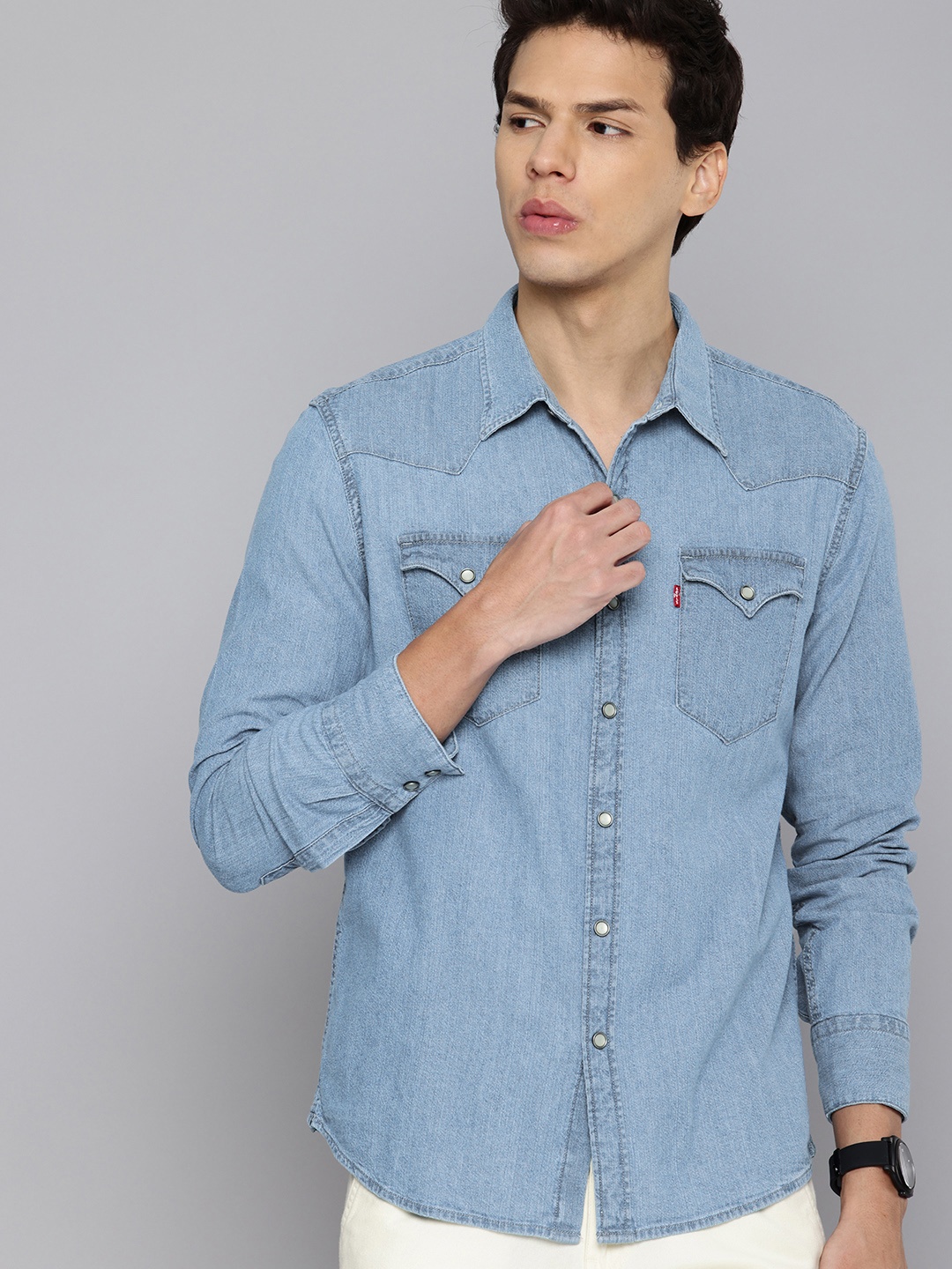 

Levis Pure Cotton Slim Fit Chambray Casual Shirt, Blue