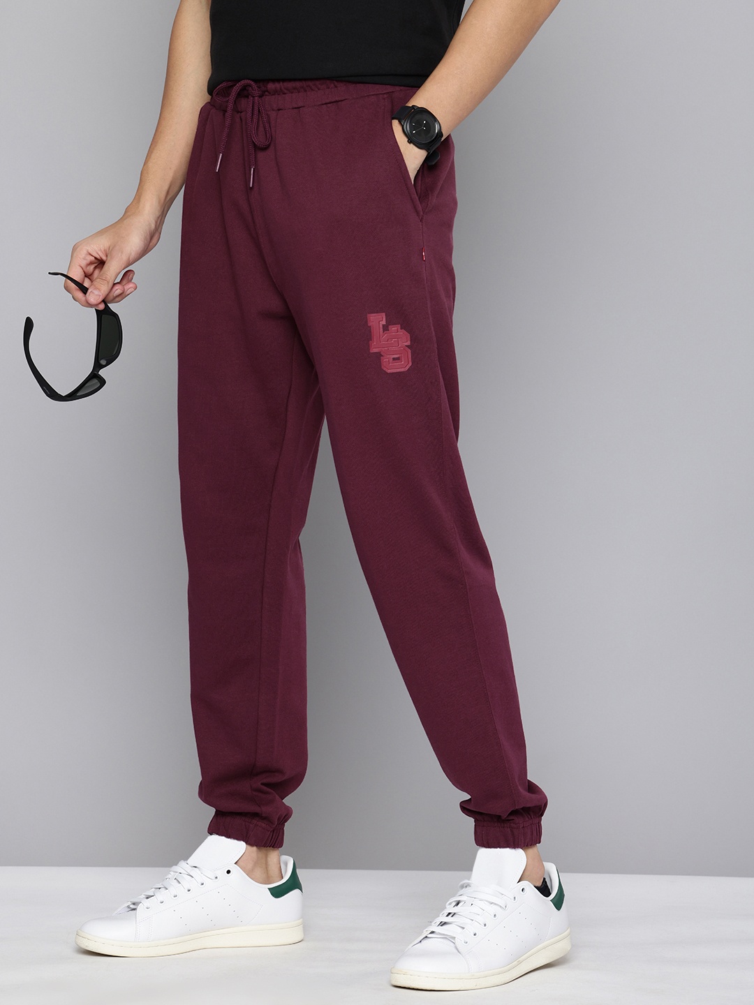 

Levis Men Pure Cotton Casual Joggers, Burgundy