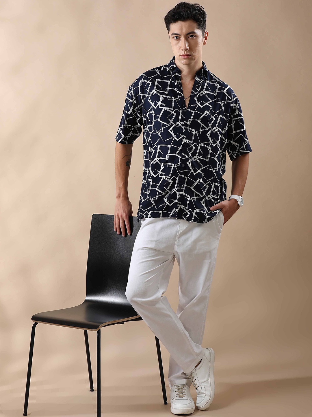 

HOUSE OF MAHNOTS Men Relaxed Spread Collar Geometric Printed Oversized Casual Shirt, Navy blue