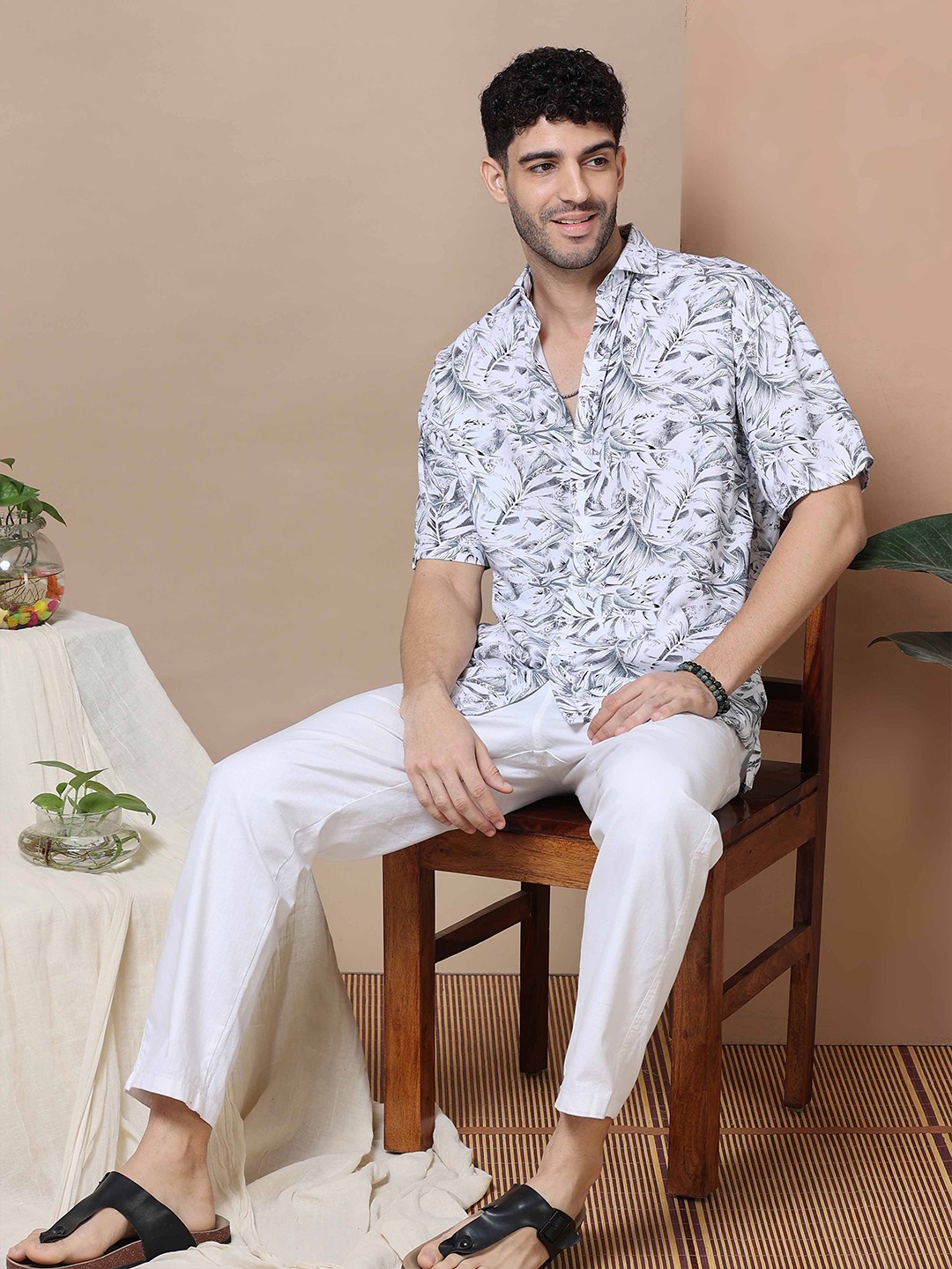 

HOUSE OF MAHNOTS Men Relaxed Opaque Printed Casual Shirt, White