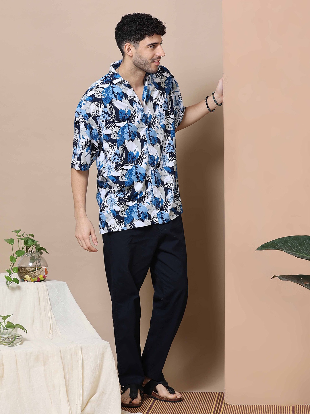 

HOUSE OF MAHNOTS Men Relaxed Opaque Printed Casual Shirt, Blue