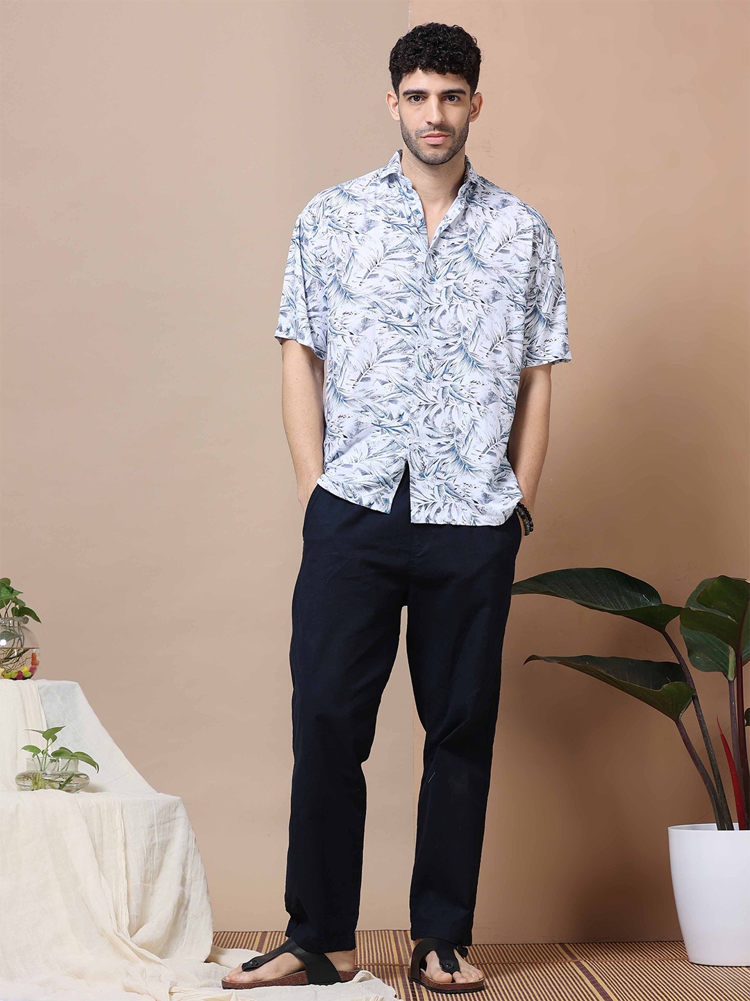 

HOUSE OF MAHNOTS Men Relaxed Spread Collar Floral Printed Oversized Casual Shirt, White