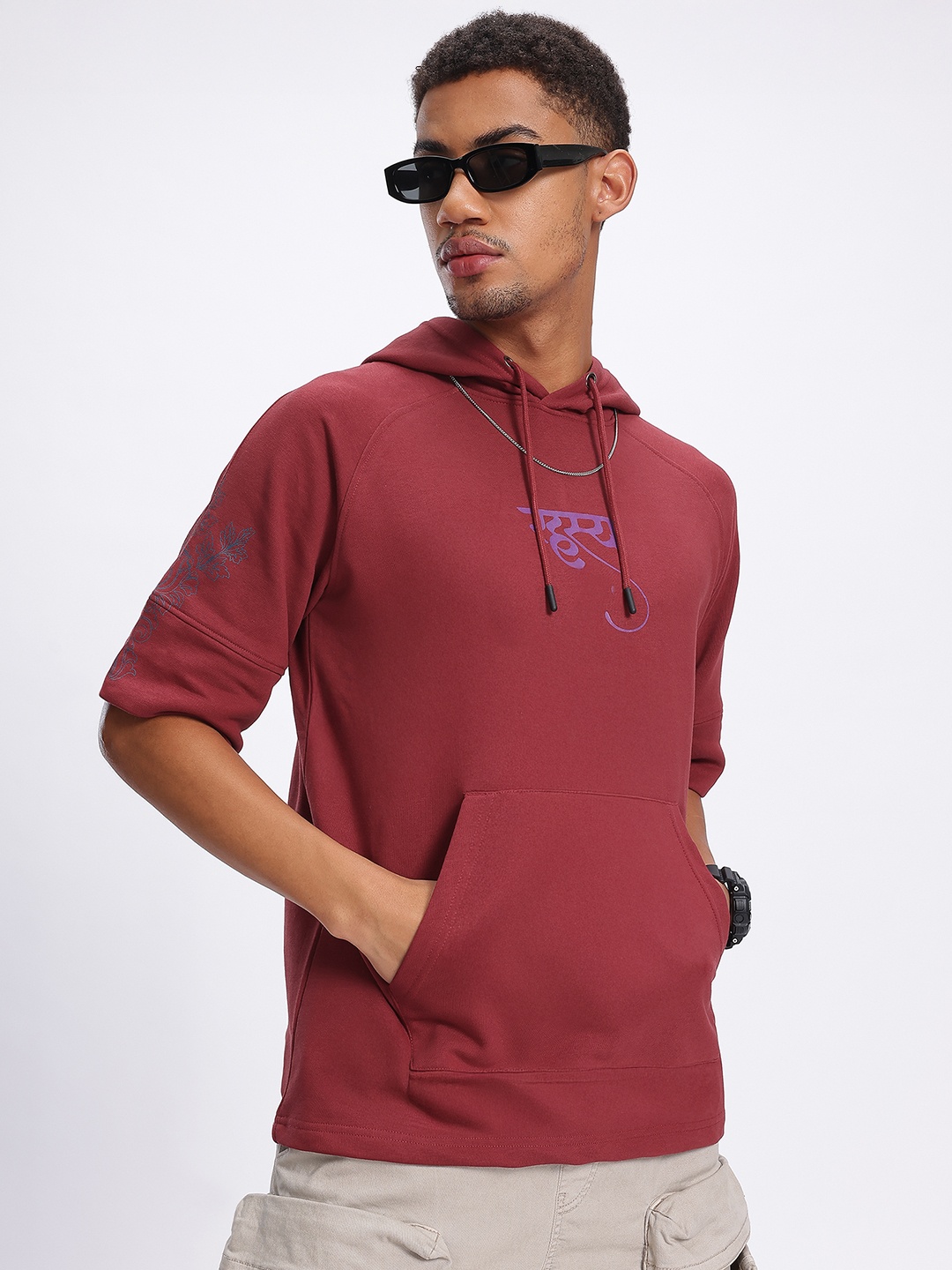 

glitchez Placement Print Short Sleeves Hooded Sweatshirt, Maroon