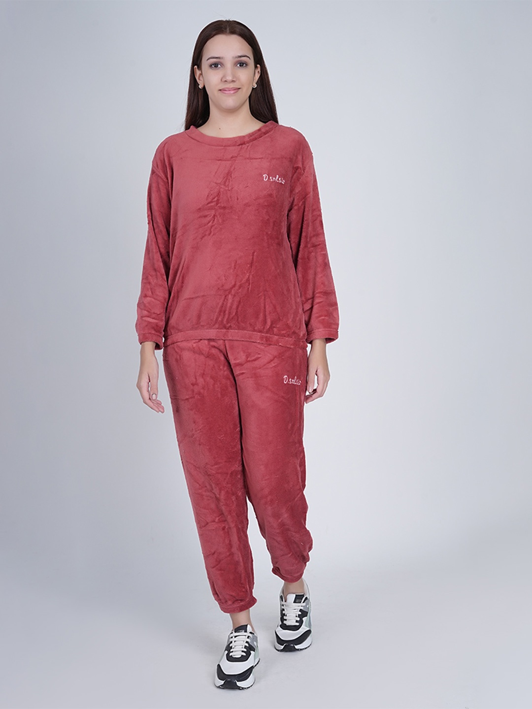 

Aartej Women Round Neck Long Sleeves Sweatshirt & Trousers Co-Ords, Brown