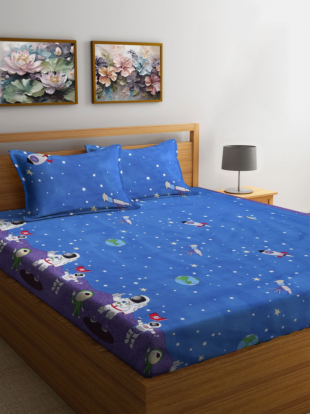 

FABINALIV Blue & White Cartoon Characters 300 TC King Bedsheet Set-2.50 m X 2.25 m