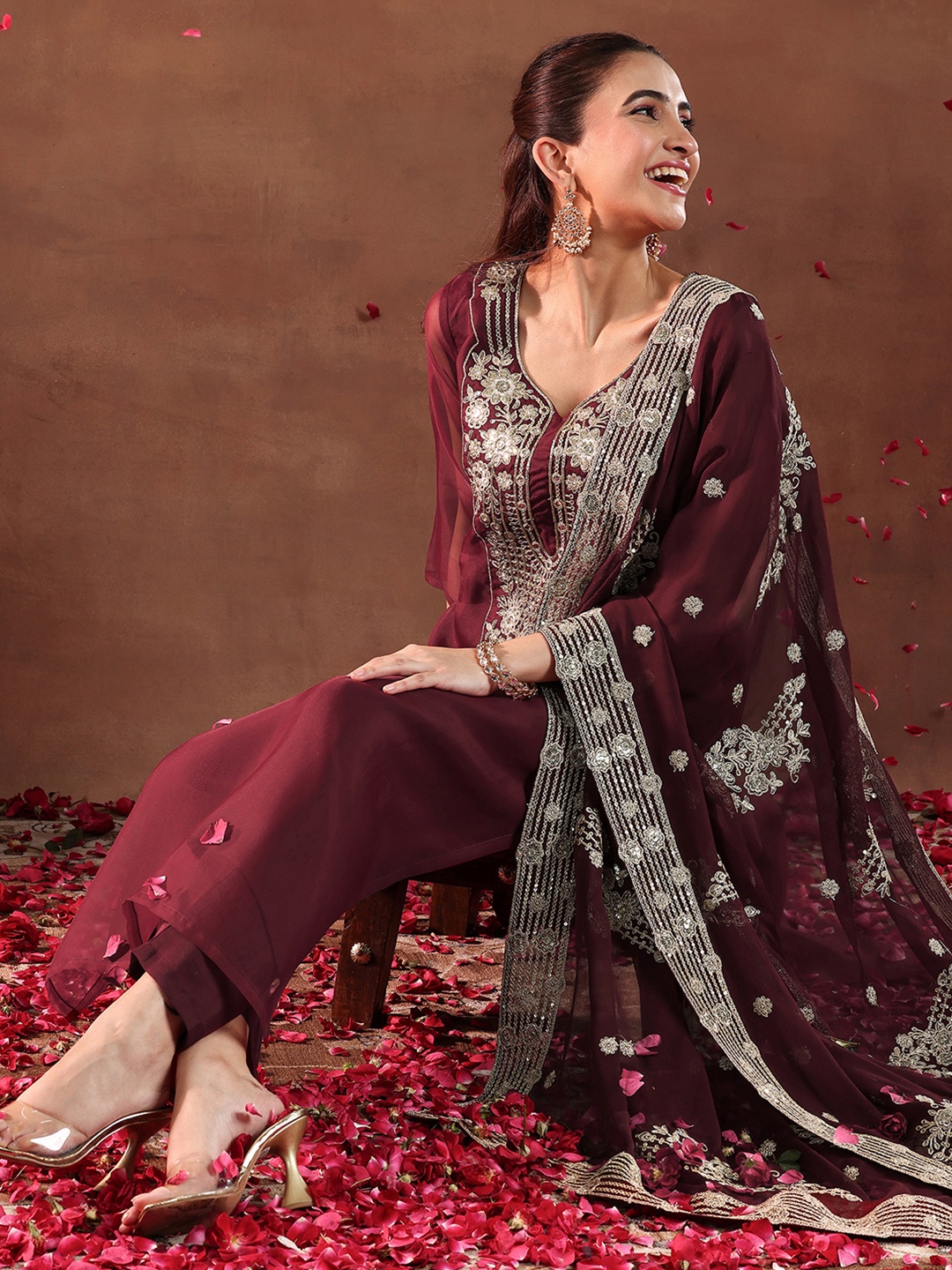 

Libas Maroon and Gold Floral Zari Yoke Design Straight Kurta with Trouser & Dupatta