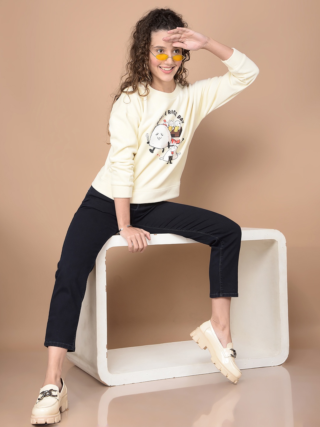 

Crimsoune Club Women Printed Sweatshirt, Cream