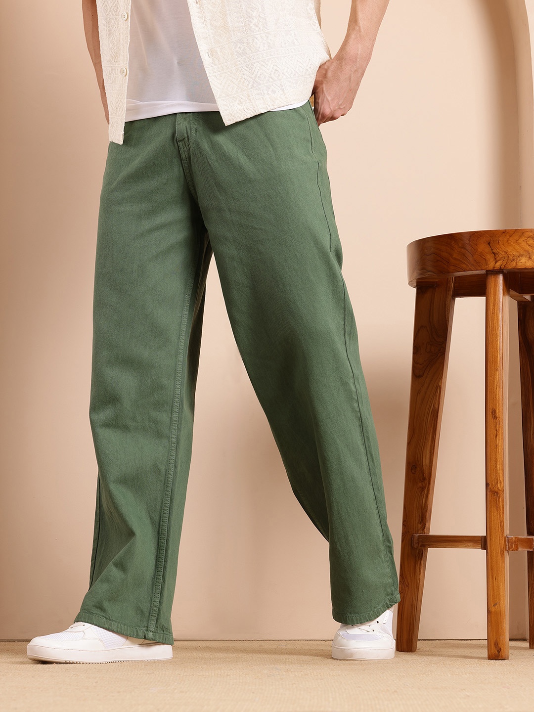 

Mast & Harbour Men Mid-Rise Pure Cotton Wide Leg Jeans, Green