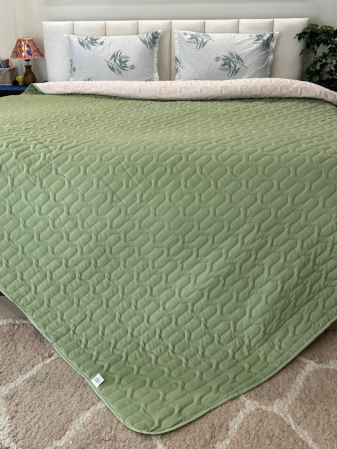 

URBAN SPACE Green & Beige Geometric Microfiber Heavy Winter Double Bed Comforter