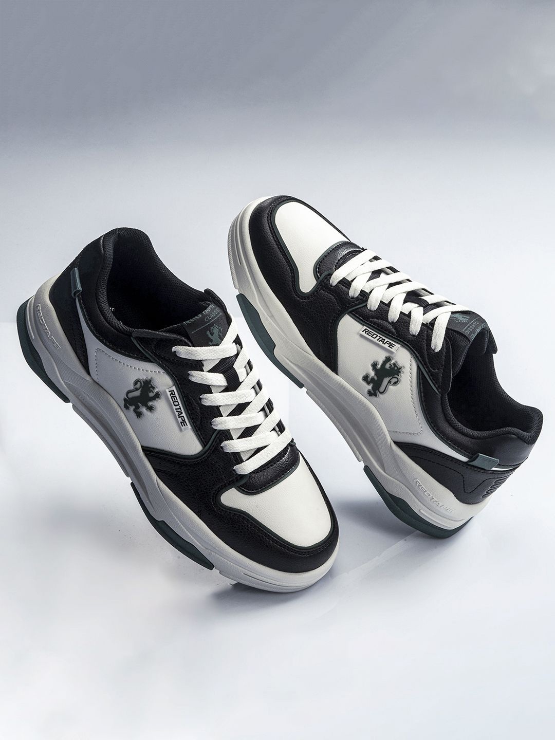 

Red Tape Men Colourblocked Lace-Ups Round Toe Sneakers, Black