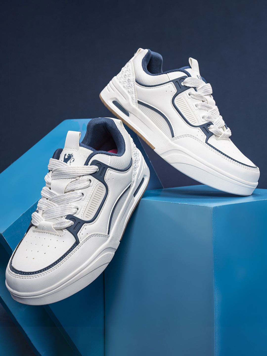 

Red Tape Women Hustle Collection Colourblocked Sneakers, White