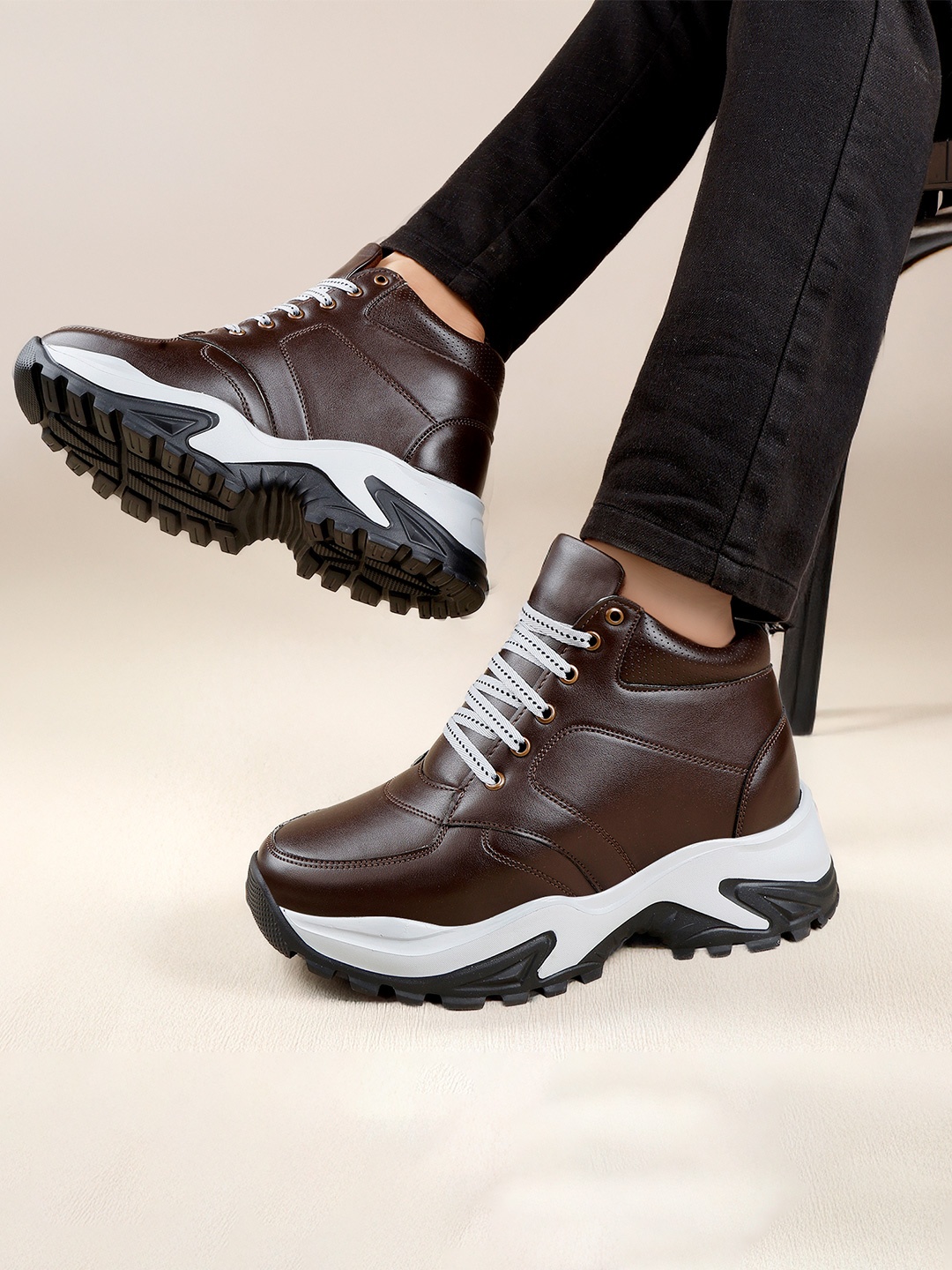 

Bxxy Men High-Top Round Toe Elevator Sneakers, Brown