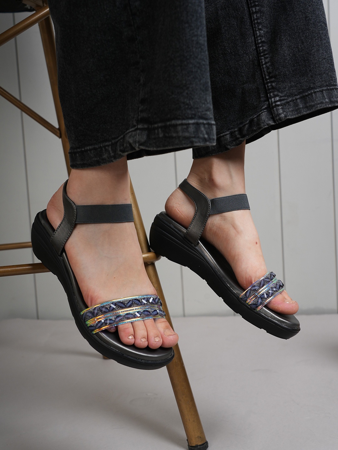 

Anouk Women Embellished Round Toe Wedge Sandals, Grey