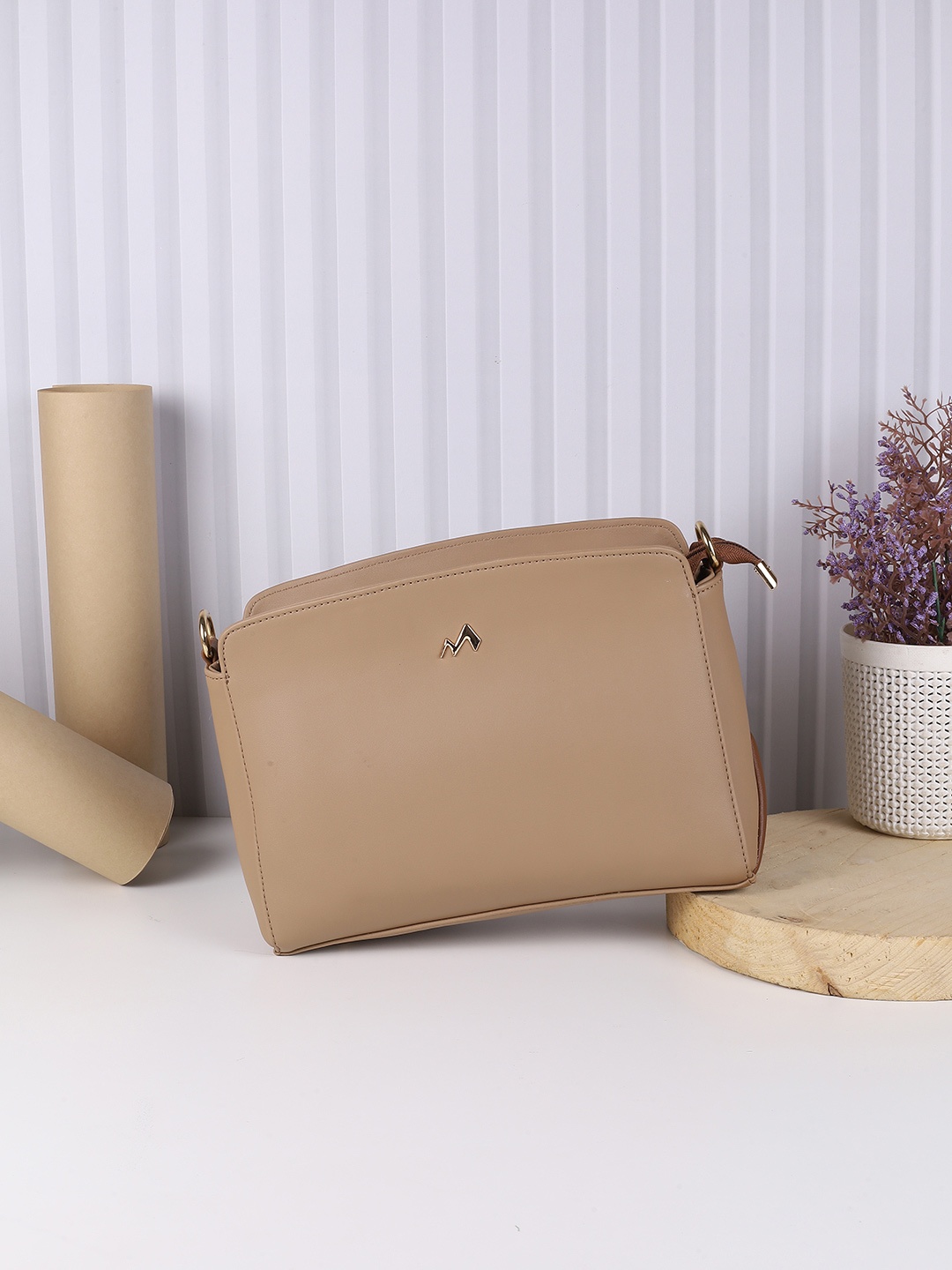 Metro Women Solid Shopper Shoulder Bag, Beige
