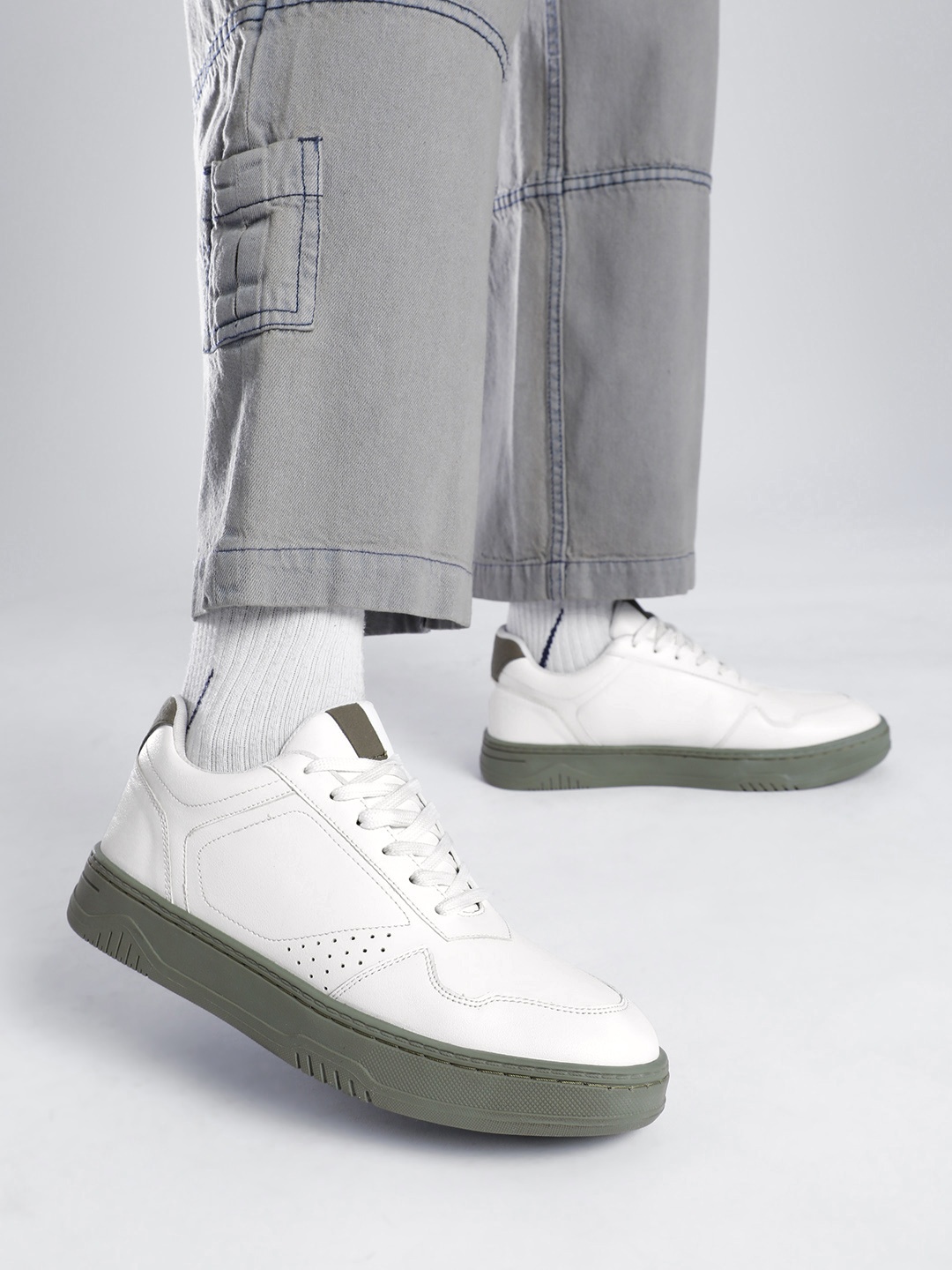 

Roadster The Lifestyle Co. Women Everyday Sneakers, White