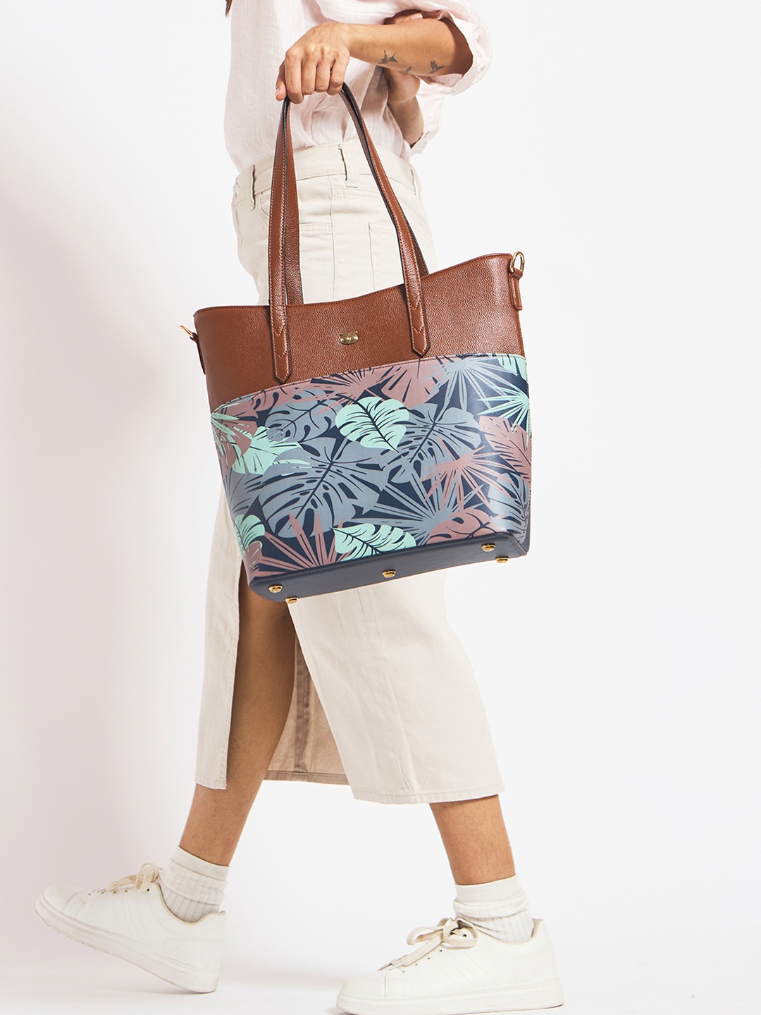 

Chumbak Shopper Handheld Bag with Tasselled, Tan