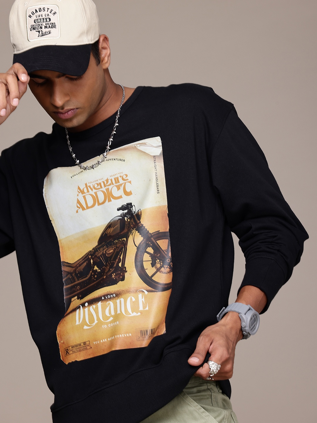 

The Roadster Lifestyle Co. Men Printed Relaxed Fit Sweatshirt, Black