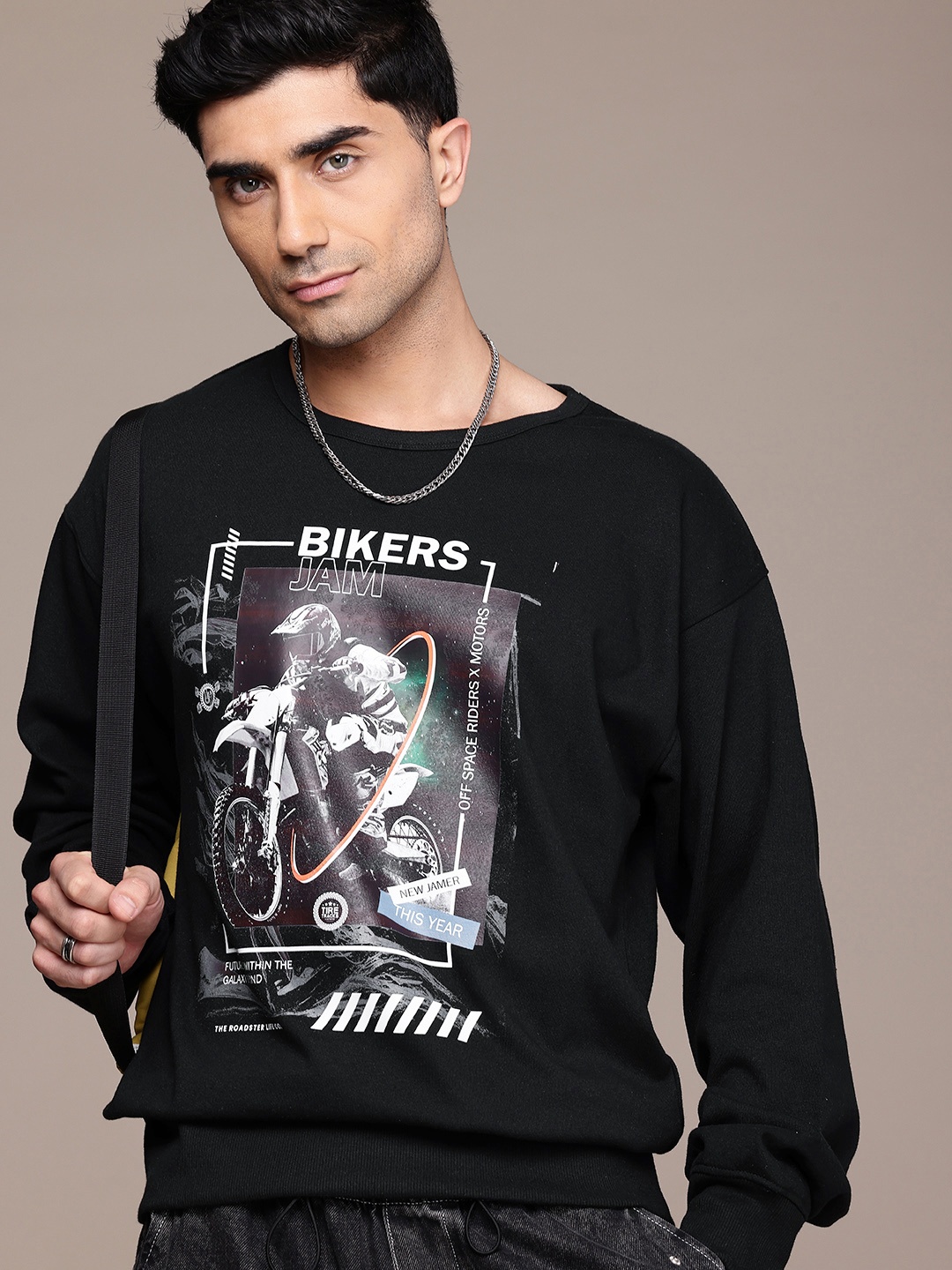 

The Roadster Lifestyle Co. Men Printed Relaxed Fit Sweatshirt, Black