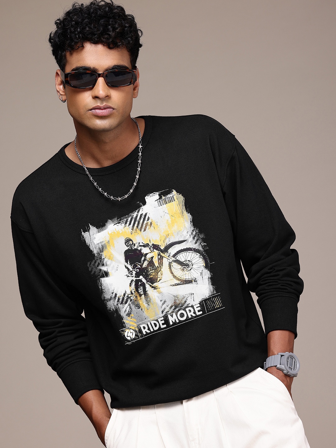 

The Roadster Lifestyle Co. Men Printed Relaxed Fit Sweatshirt, Black