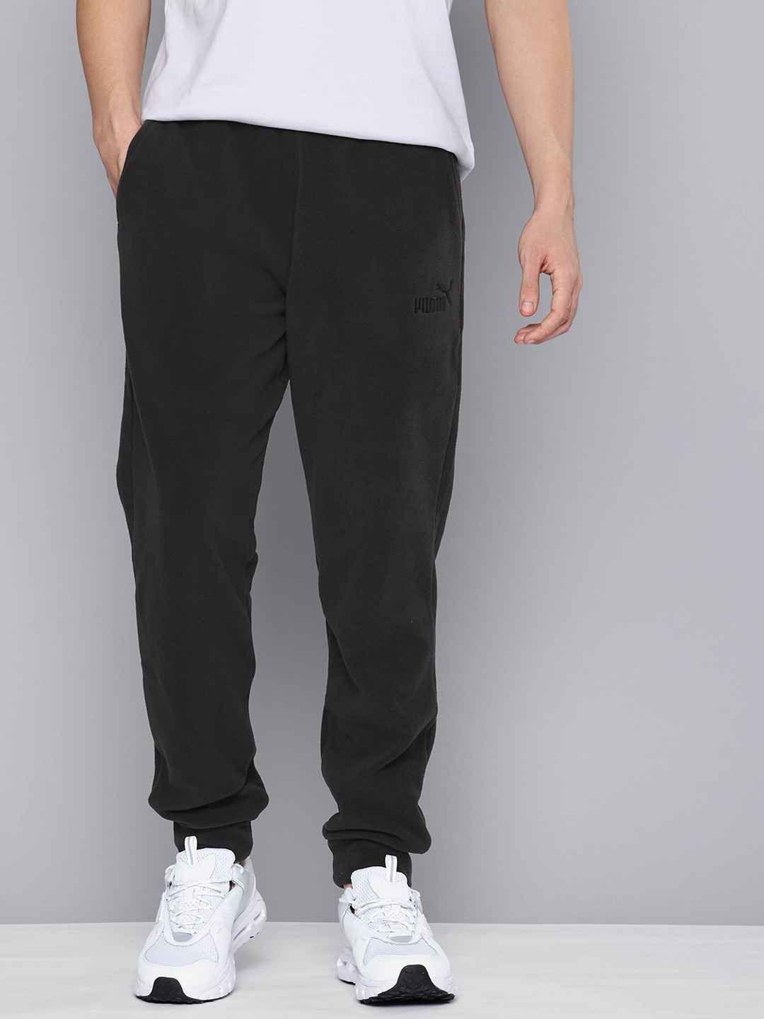 

Puma Men ELEVATED Warmcell Heat Insulation Outdoor Joggers, Black