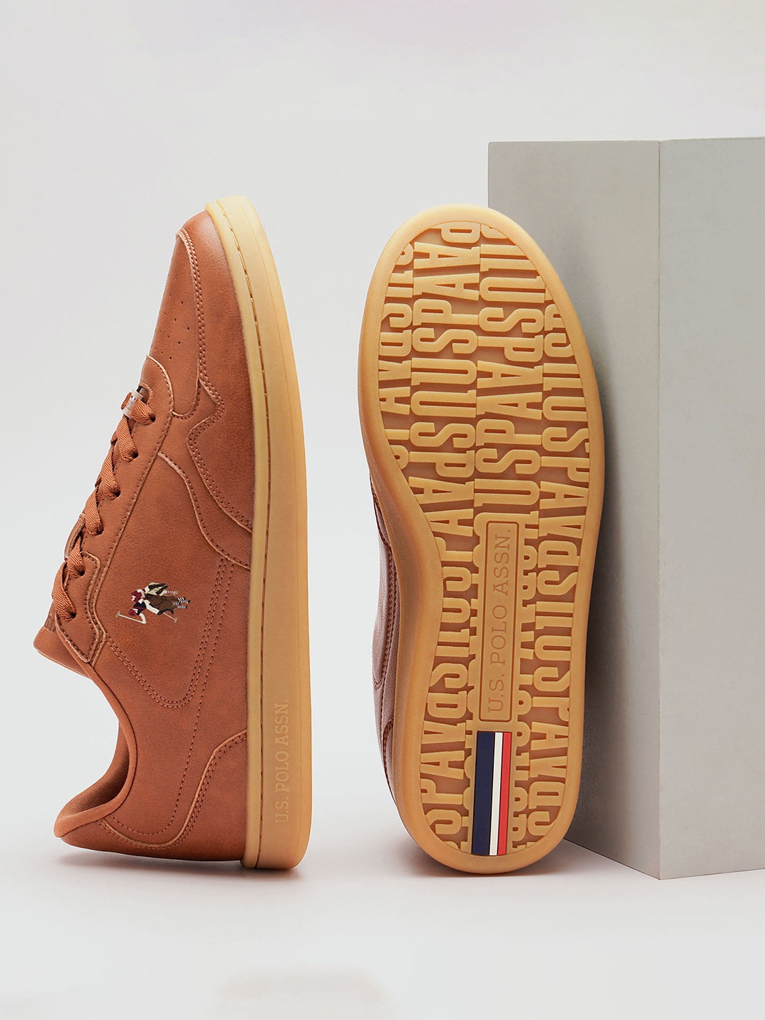 

U.S. Polo Assn. Men Lace-Ups Round Toe Sneakers, Tan