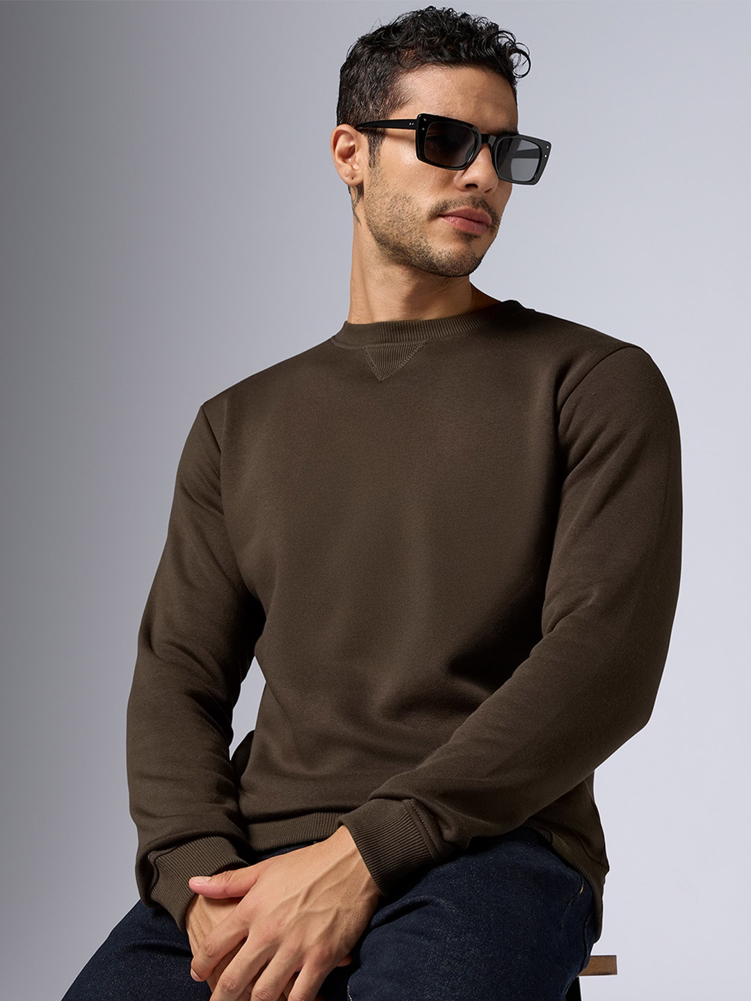 

XYXX Men Slim Fit Solid Brown IntelliSmooth Neo Sweatshirt