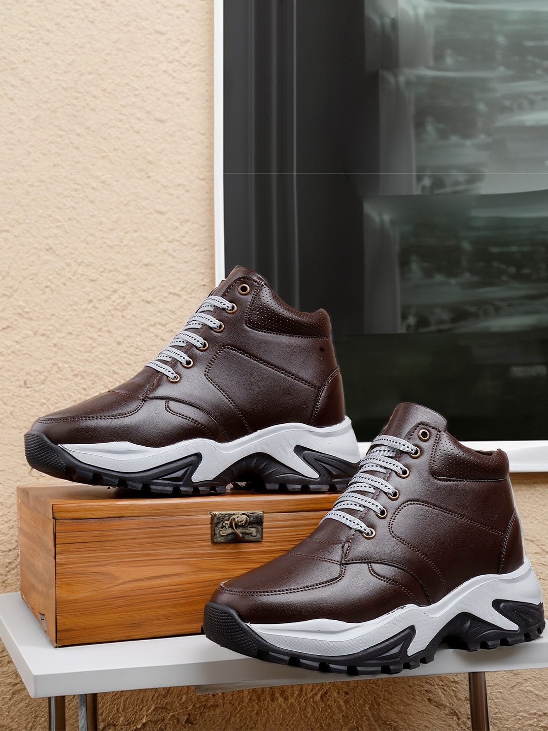 

Bxxy Men High-Top Lace-Ups Elevator Sneakers, Brown