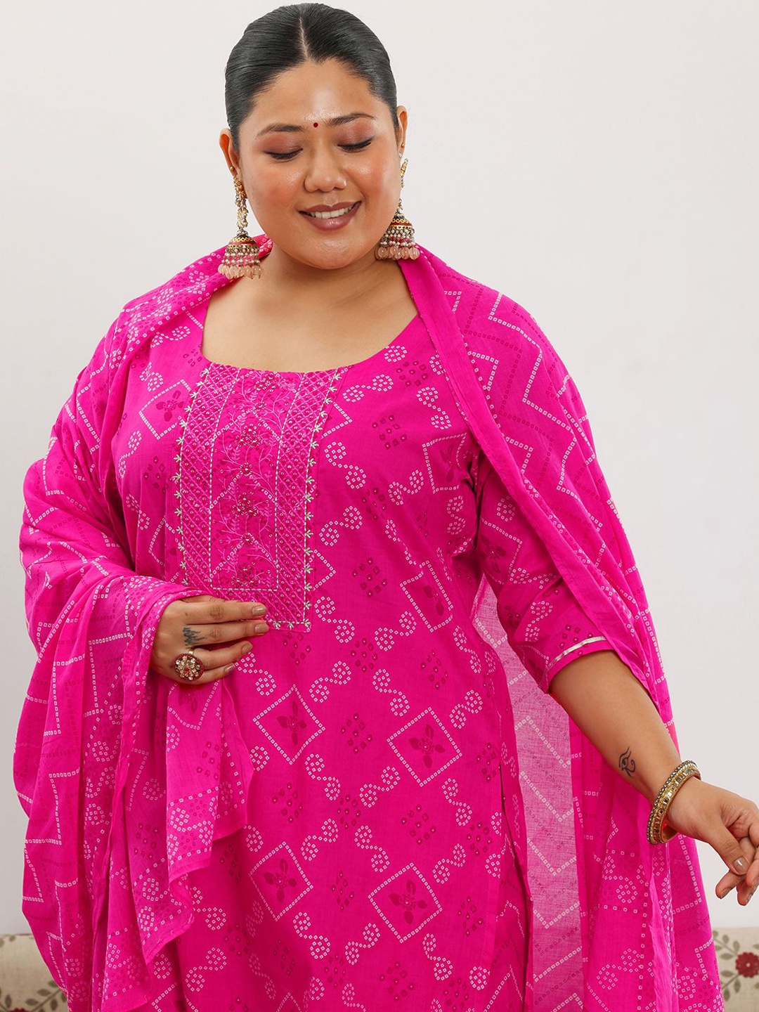 

EXTRA LOVE BY LIBAS Plus Size Bandhani Printed Cotton Straight Kurta & Trousers & Dupatta, Pink