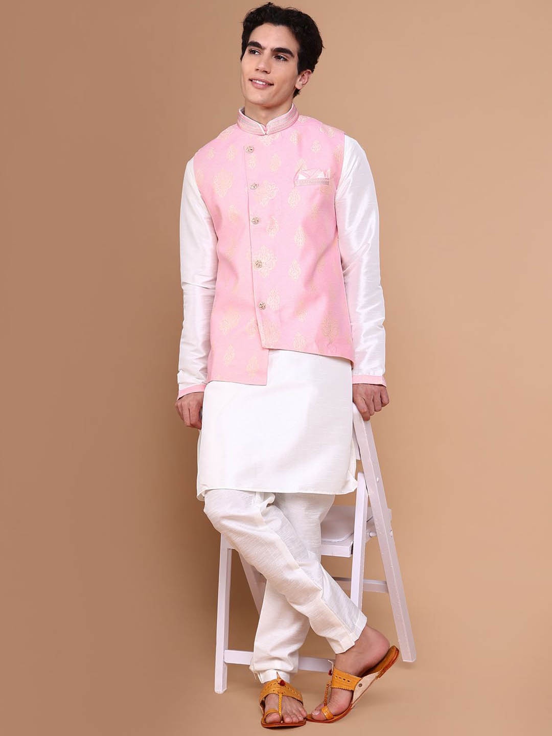 

SHOWOFF Mandarin Collar Long Sleeves Regular Raw Silk Kurta With Trouser With Nehru Jacket, White