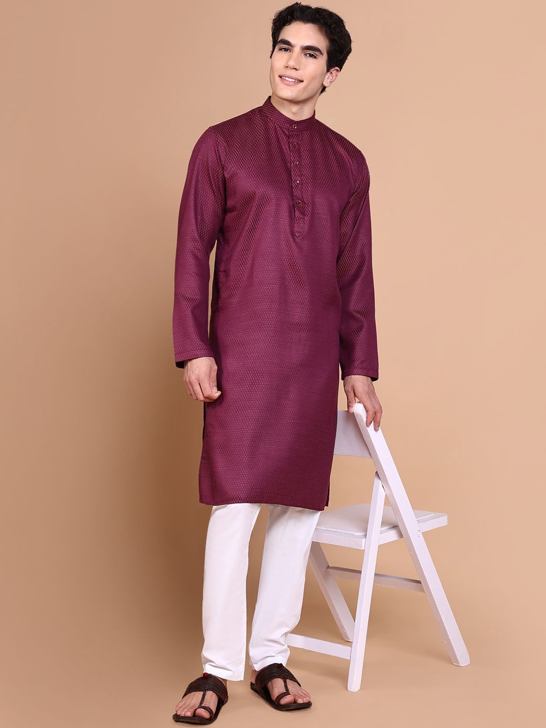 

SHOWOFF Geometric Woven Design Straight Kurta with Trousers, Purple