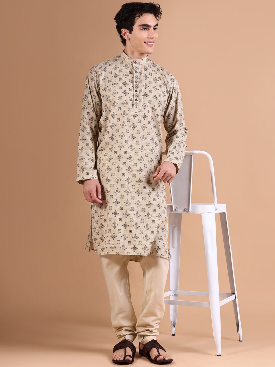

SHOWOFF Ethnic Motifs Printed Straight Kurta with Trousers, Beige