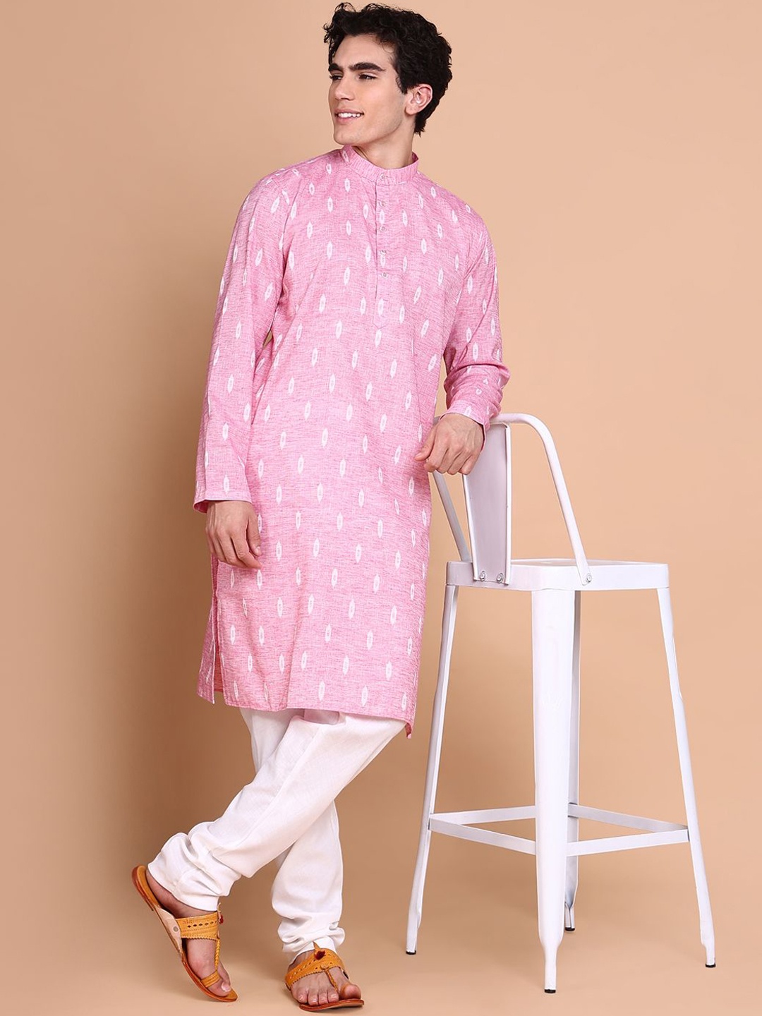 

SHOWOFF Woven Design Band Collar Long Sleeves Regular Kurta With Trouser, Pink