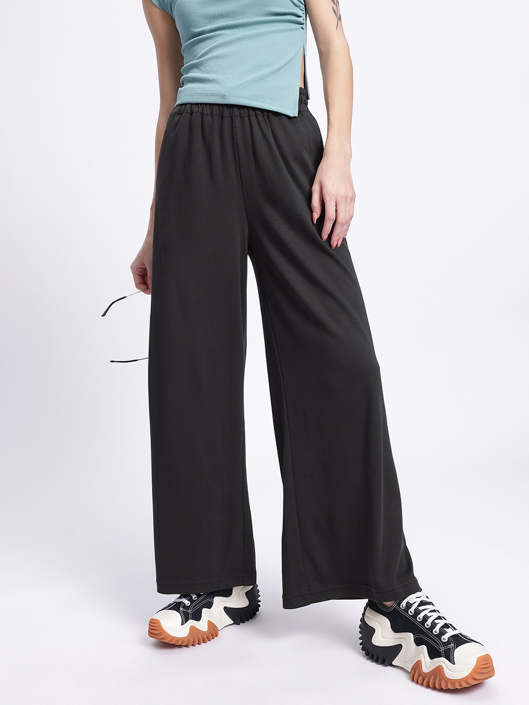 

glitchez Women Functional Fashion High-Rise Flared Fit Wide Leg Trousers, Black
