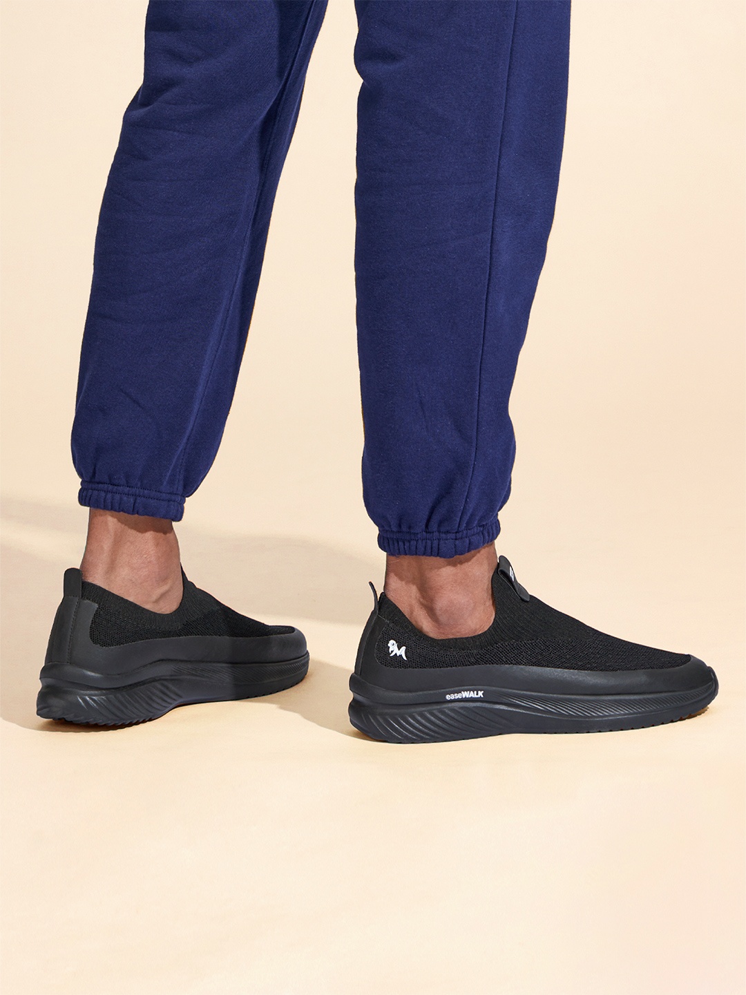 

NEEMANS Unisex Slip-On Sneakers, Black