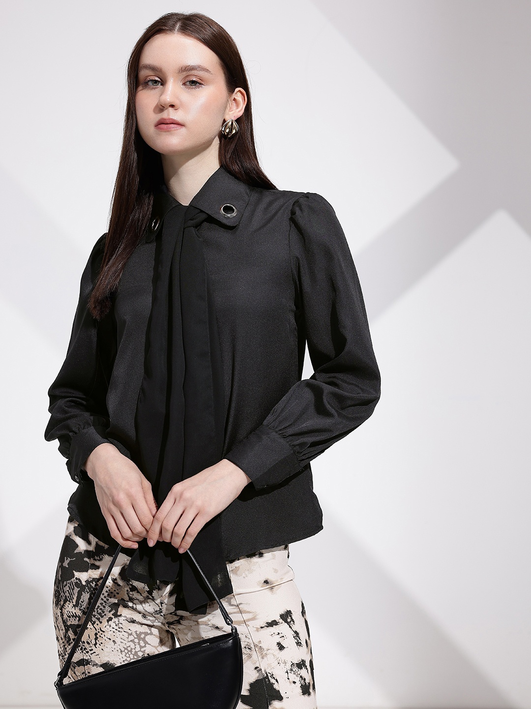

her by invictus Regular Fit Casual Shirt, Black