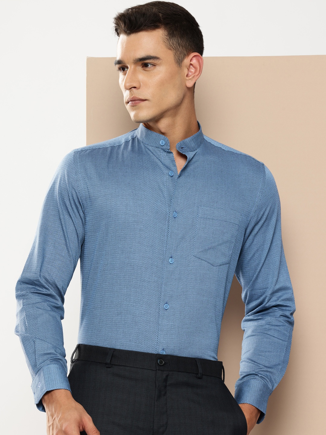 

INVICTUS Pure Cotton Self Design Slim Fit Textured Formal Shirt, Blue