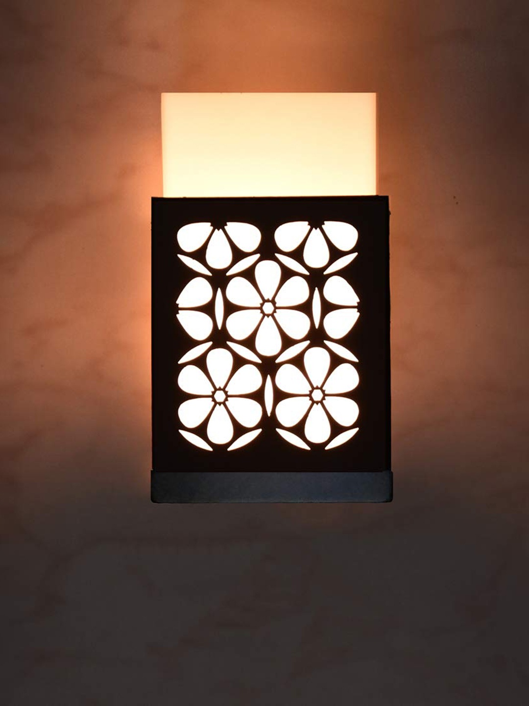 

Gojeeva Black & White Textured Wooden Square Shaped Wall Lamp