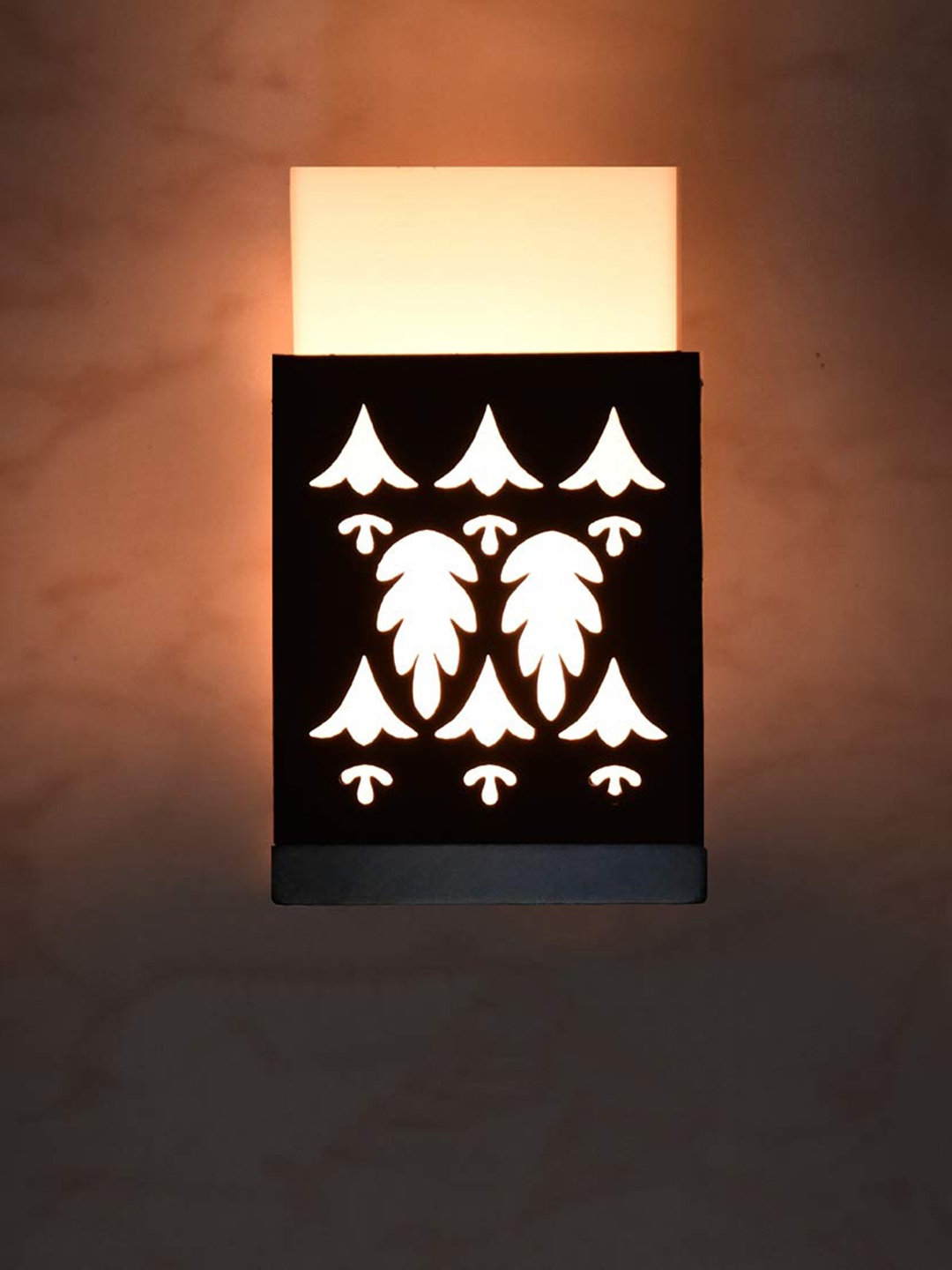

Gojeeva Black Wooden Square Shaped Wall Lamp