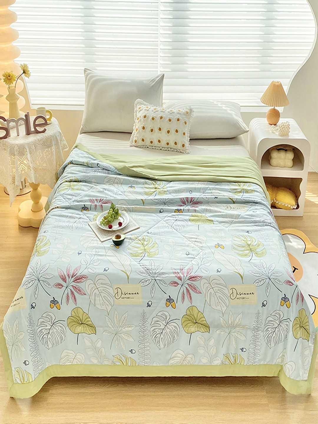 

JC HOME Blue & Green Floral AC Room 300 GSM Double Bed Quilt