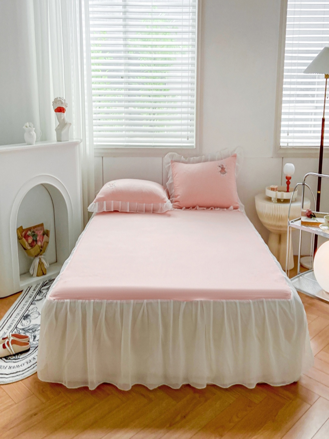 

JC HOME Pink & White 3 Pieces Double Queen Bedding Set