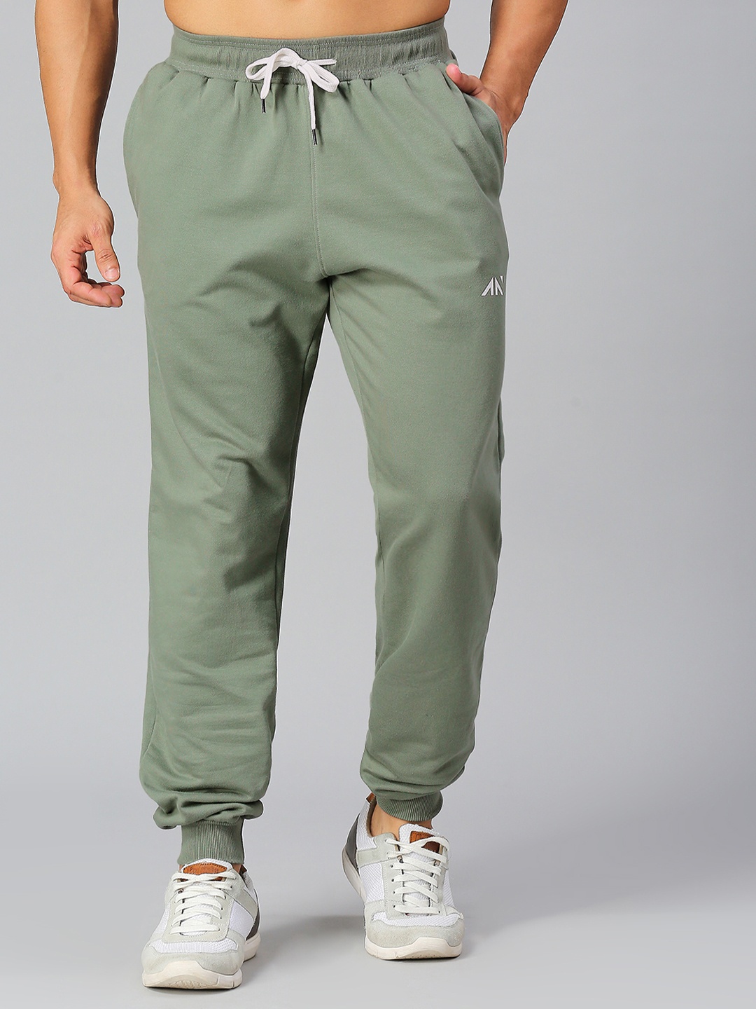

AESTHETIC NATION Men Relaxed Fit Oversized Mid-Rise Joggers, Green