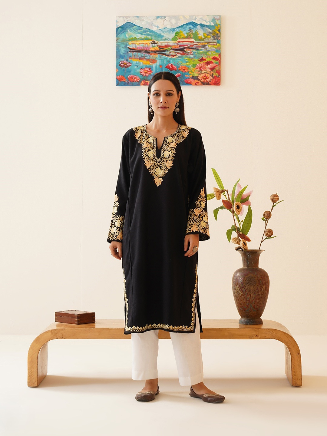 Kashmir Box Chinar Aari Embroidered Cashmilon Winter Kashmiri Phiran, Black