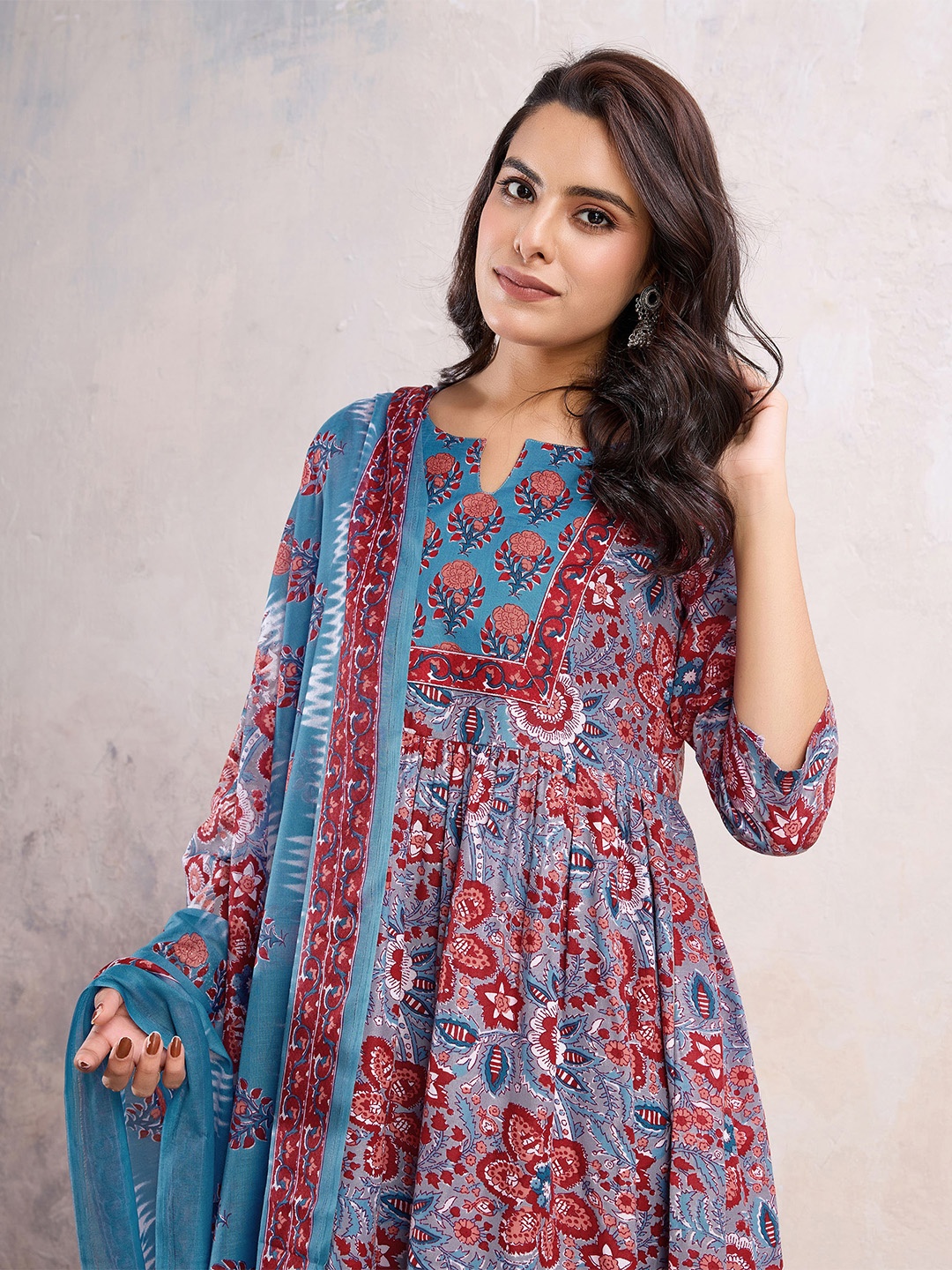 

MOJILAA Notch Neck Floral Printed Pleated A-Line Kurta with Trousers & Dupatta, Blue