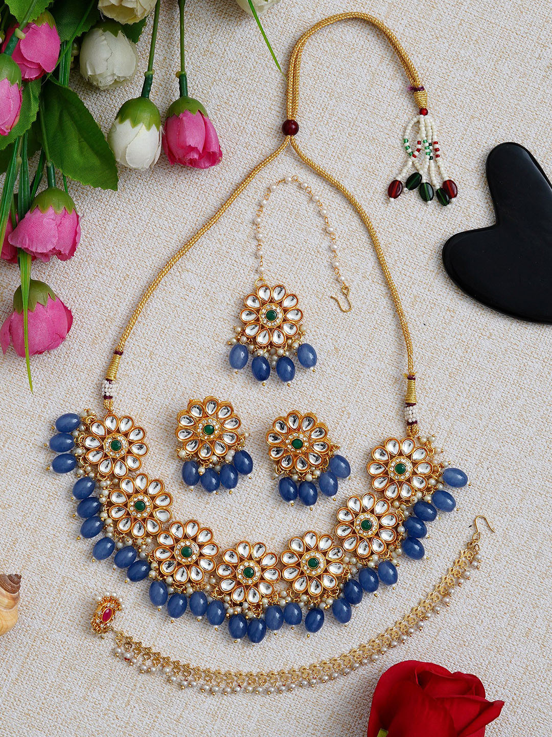 

ahoora Gold Plated Kundan Stone Studded & Beaded Jewellery Set